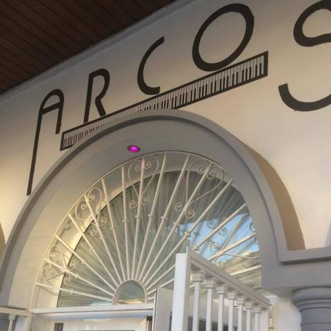 Arcos Gin & Music Bar