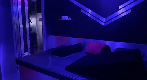 Club Deluxe