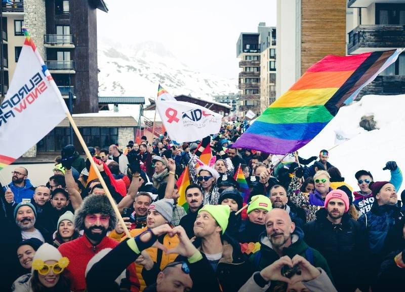 European Snow Pride 2024: Sci di giorno, festa di notte!