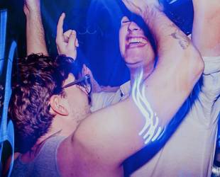 FELIZA GAY & LESBIAN BAR