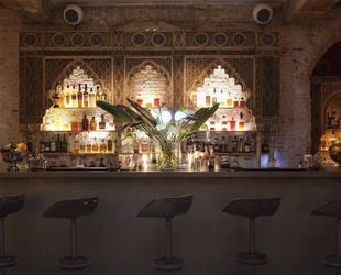 Ocaña, Apotheke y Club 