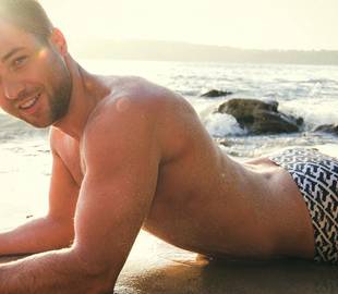 Le guide super sexy de Colby Melvin sur les meilleures plages du monde