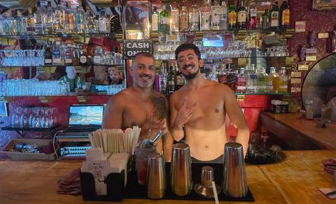 Reina's Bar