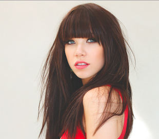 Carly Rae Jepsen : « I believe in equality for all ».