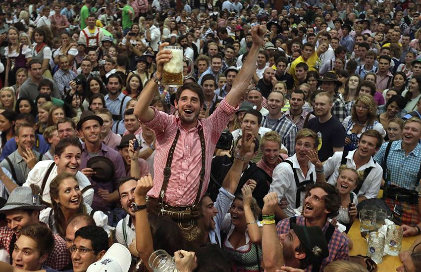 Gay Oktoberfest: não percas o Domingo Gay!