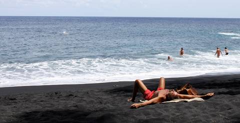 Kehena Black Sand Beach