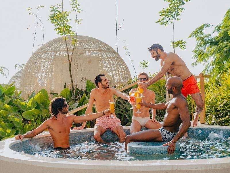 ¡Fiesta en la piscina! Los mejores complejos turísticos gay del mundo
