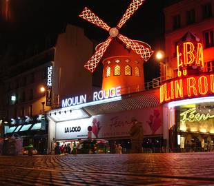 The Moulin Rouge : a history, an architecture, dancers...