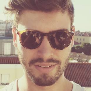 Lisbon: Hand in hand in Lisbon