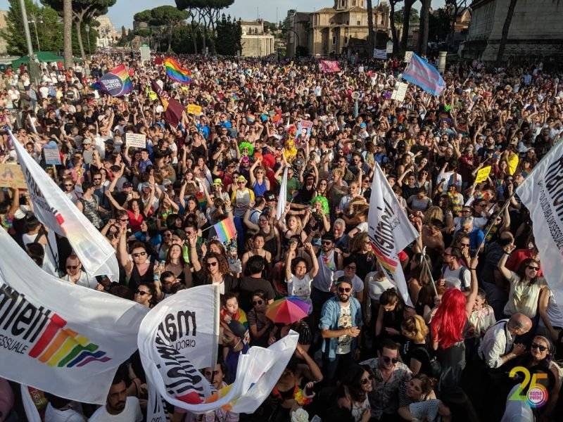 Facebook/Roma Pride photo 1/3