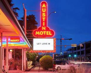 Rocky’s Bar @ Austin Motel