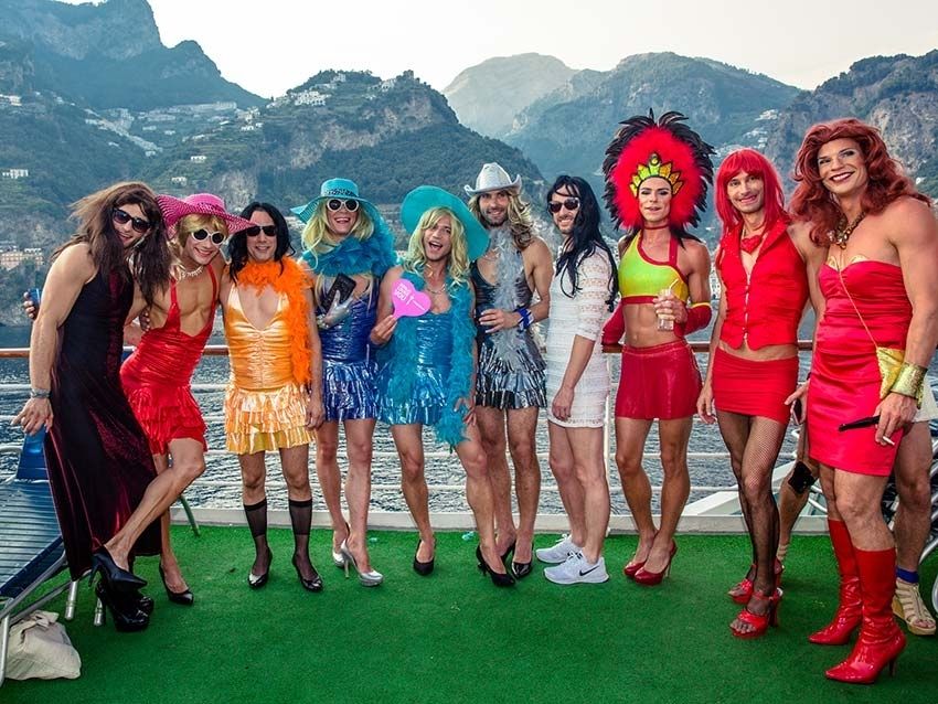 Cruise costume