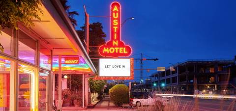 Rocky’s Bar @ Austin Motel